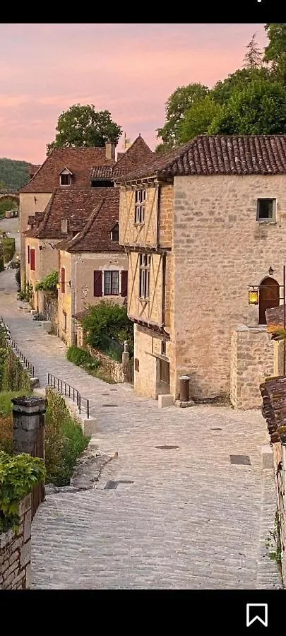gîte du tourneur studio au cœur de saint cirq Appartement