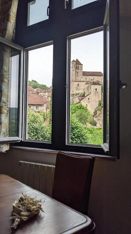 Appartement gîte du tourneur studio au cœur de saint cirq